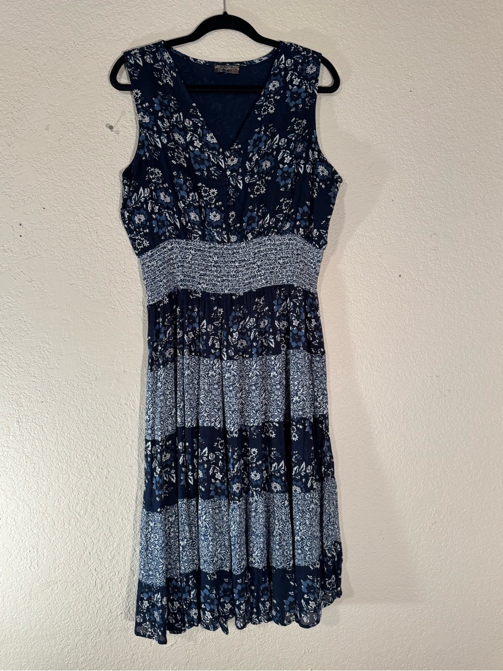 J Glee Sleeveless Navy Floral V-Neck Smocked Waist Tiered Midi Dress Casual